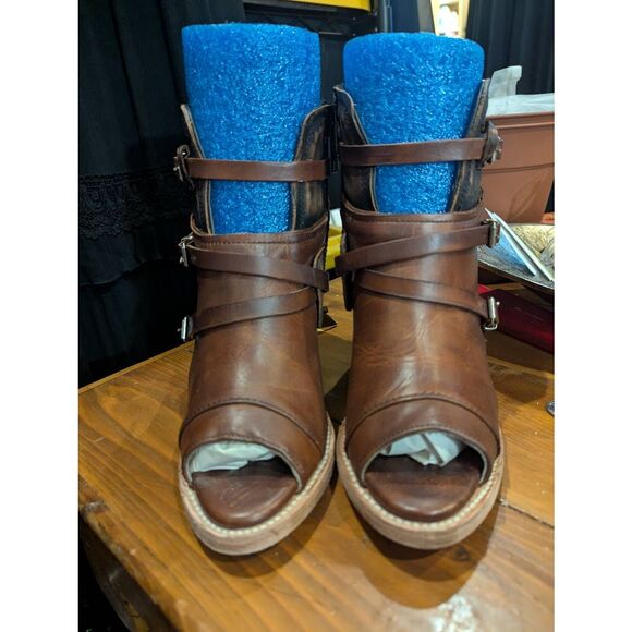 Sz 9 Freebird by Steven Carter in Cognac - Picture 2 of 8